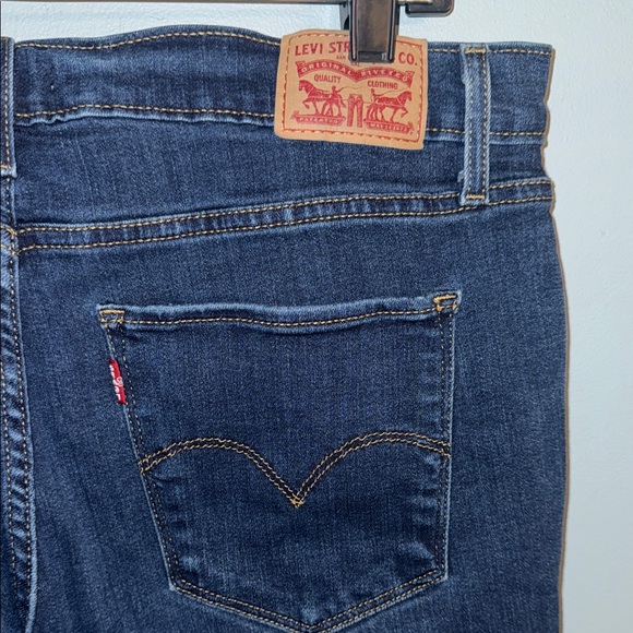 Levi’s 724 High Rise Straight Dark Denim Women’s size 33 jeans - Picture 6 of 13